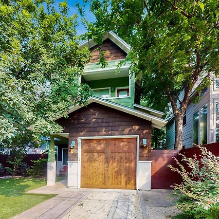 Giraffic Park Villa Austin Exterior photo